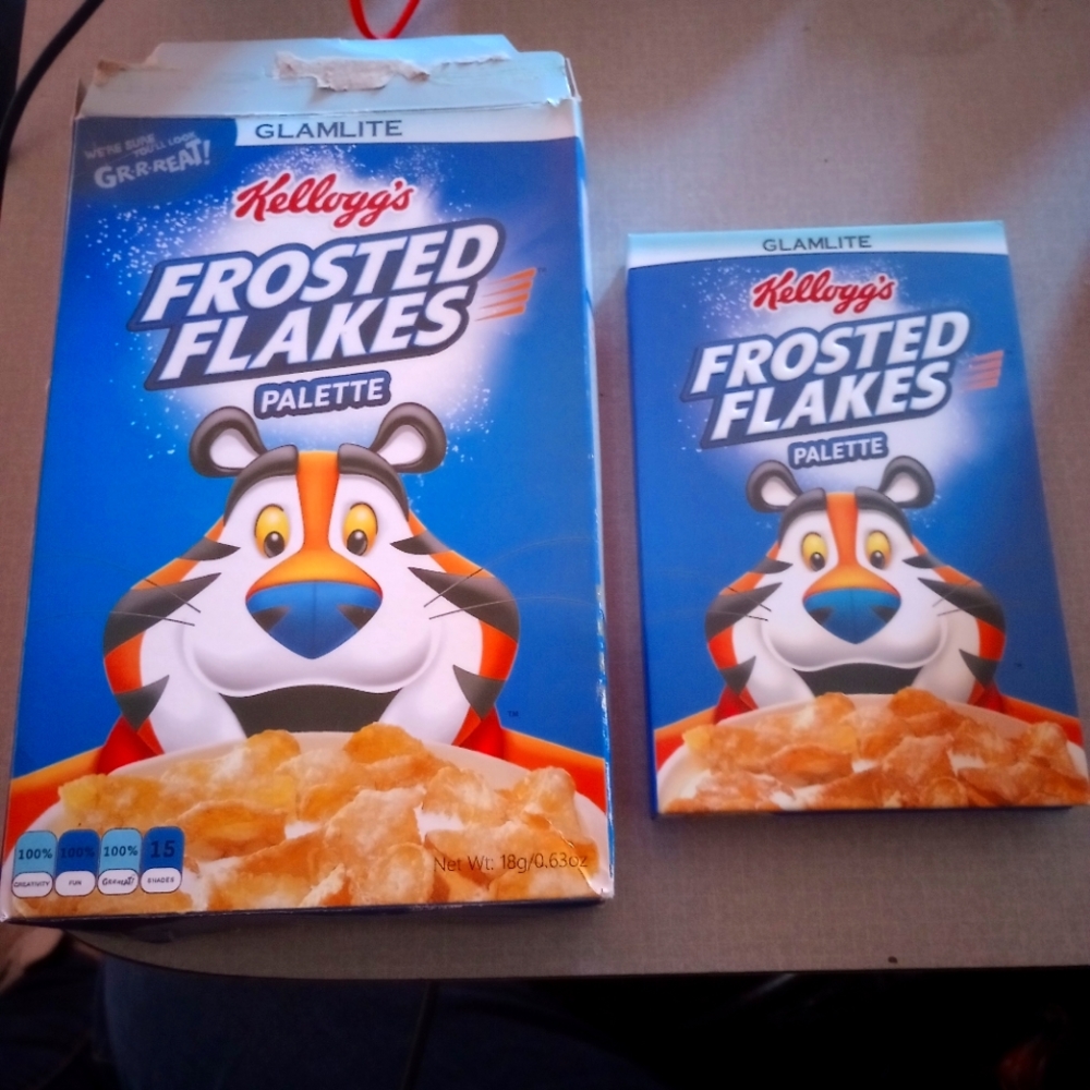 Glamlite Kellogg's frosted flakes eyeshadow palette